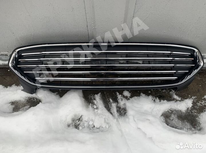 Решетка радиатора Ford Mondeo 5