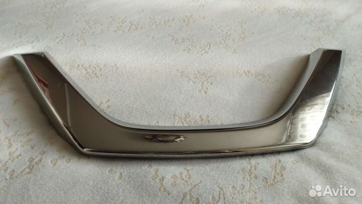 Хромнакладка на решетку радиатора Кашкай j11