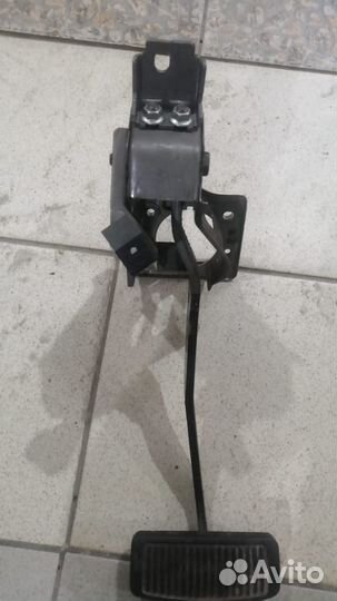 Педаль тормоза Kia Cerato 2