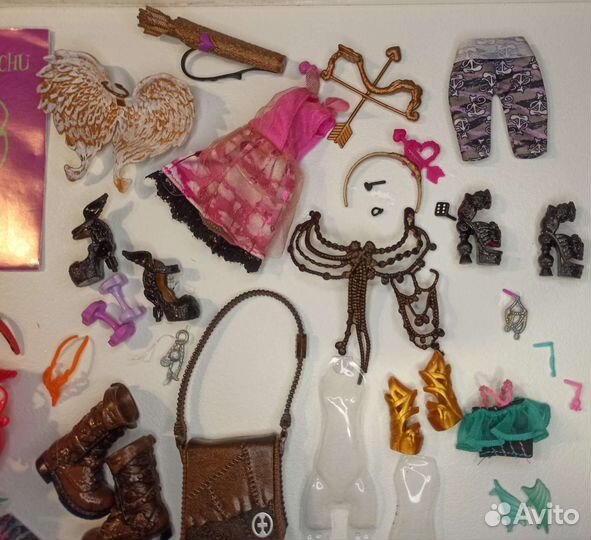 Оригинальные вещи от кукол Monster High