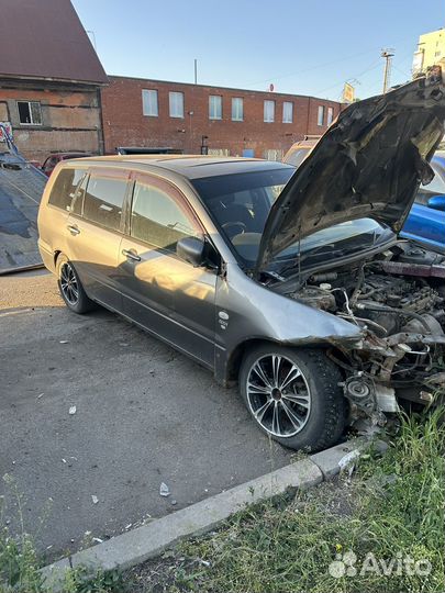 В разборе Митсубиси лансер цедия 1.8