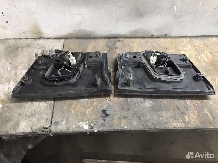 Фонари задние правый-левый Nissan Sunny fb15