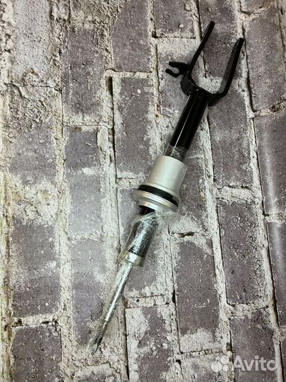 Амортизатор Mercedes E-class передний A2113234300