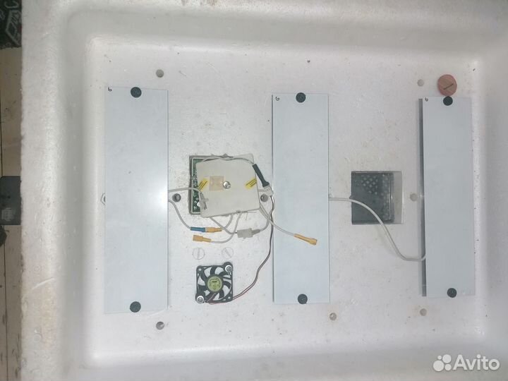 Инкубатор Несушка на 104 яйца