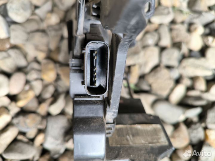 Hyundai Elantra md 2012 замок передний левый