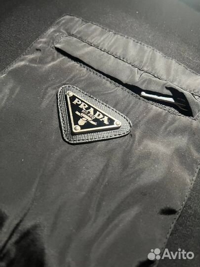 Футболка prada