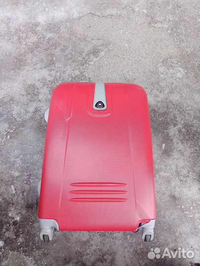 Чемодан на колесах бу