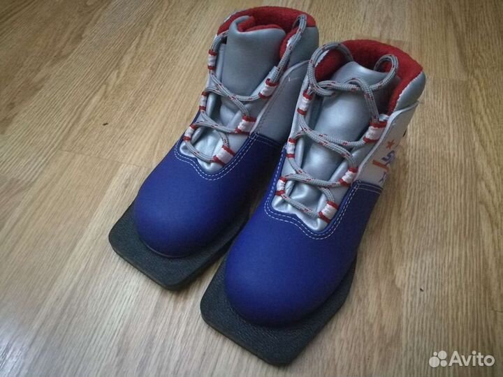 Лыжные ботинки