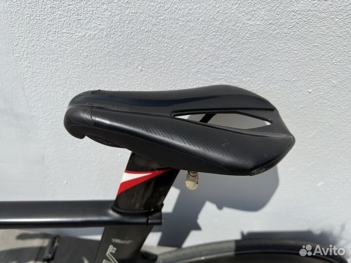 Шоссейный велосипед specialized