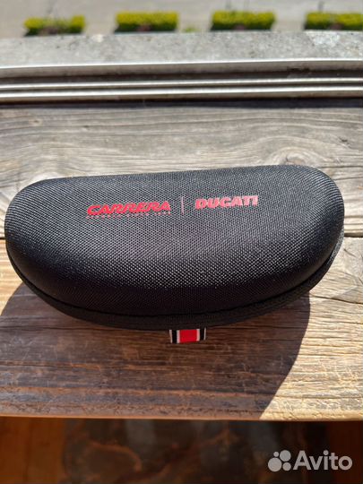 Солнцезащитные очки Carrera Ducati