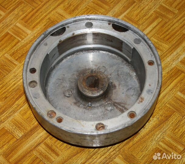 Маховик Москва-10