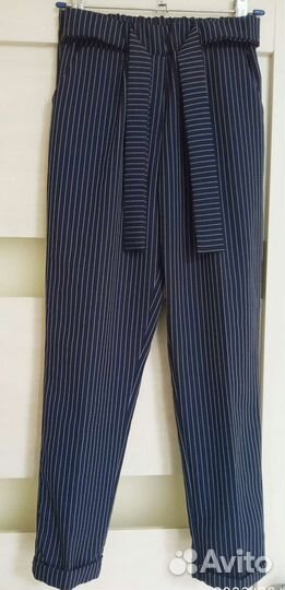 Деловой костюм для девочки 36 размер,новый