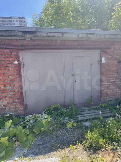 Гараж, > 30 м²