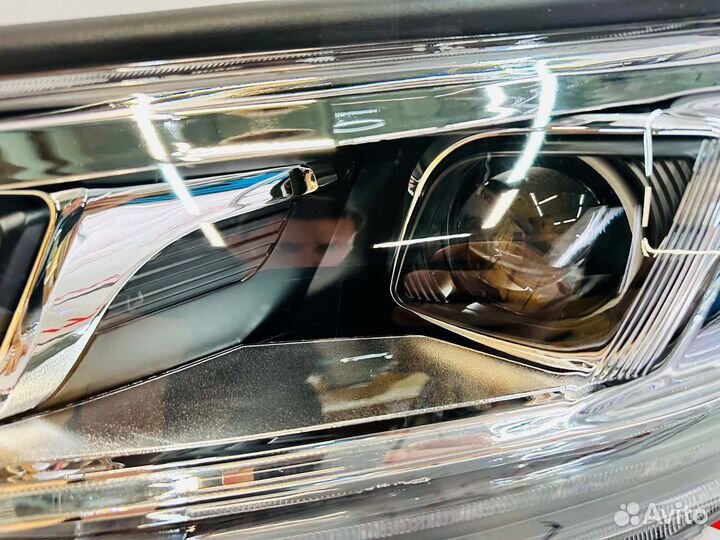 Фары Toyota Highlander (XU 50 ) F0135