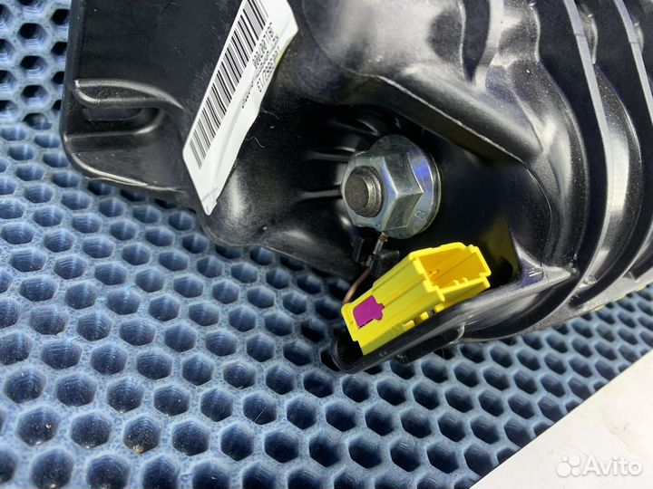 Подушка безопасности в торпедо Audi Q74L