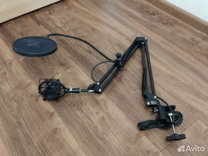 Стойка для микрофона пантограф с держателем пауком