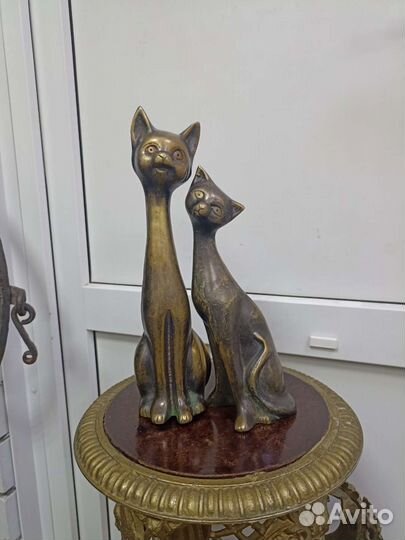 Кошки бронзовые большие.винтаж