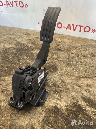 Педаль газа Renault Duster Logan Sandero