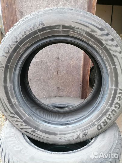Yokohama IceGuard Stud IG65 215/65 R16 102T