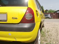 Renault Clio 1.1 MT, 2001, битый, 300 000 км, с пробегом, цена 120 000 руб.