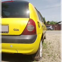 Renault Clio 1.1 MT, 2001, битый, 300 000 км, с пробегом, цена 120 000 руб.