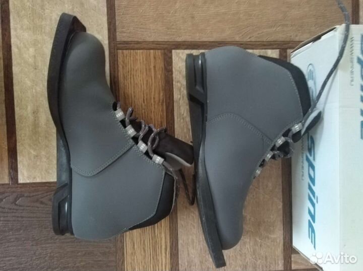 Лыжные ботинки