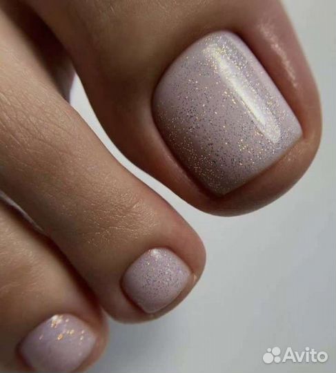 Педикюр с покрытием гель-лаком