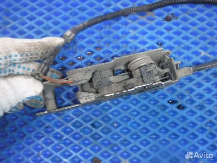 Замок капота Volkswagen Jetta 5 BSE 2007