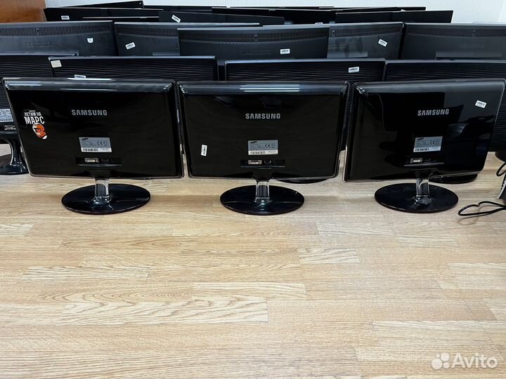 Монитор Samsung P2070