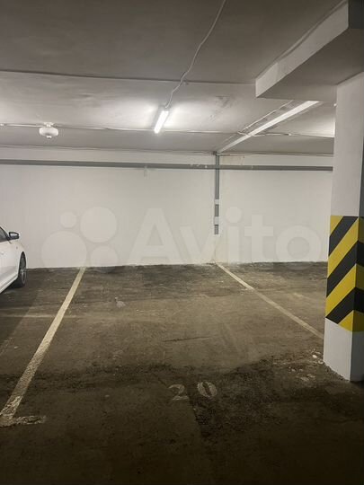 Машиноместо, 20 м²