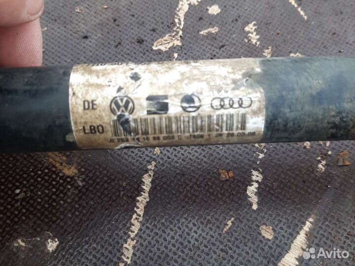 Привод задний правый Фольксваген Т5 оригинал