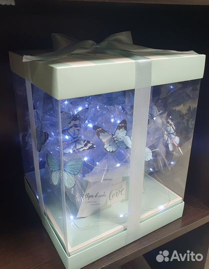 Светящийся букет из бабочек