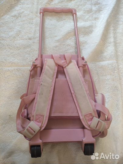 Детский чемодан на колесиках
