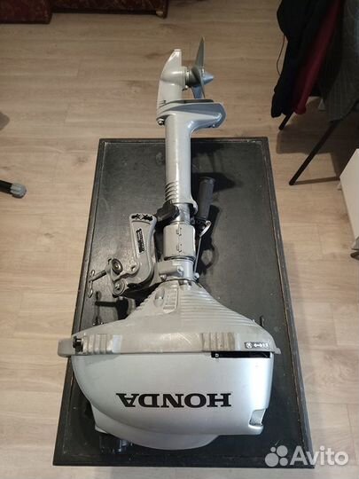 Лодочный бензиновый мотор Honda 2.3