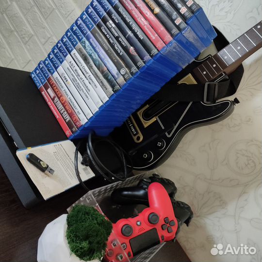PS4slim 500GB 3геймпада Игры Гитара PS+ без торга