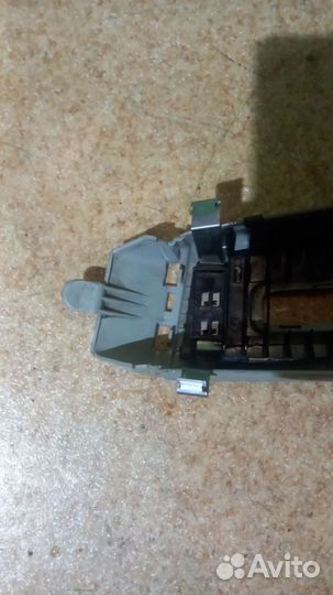 Обшивка центральной стойки правая Volvo S60 I