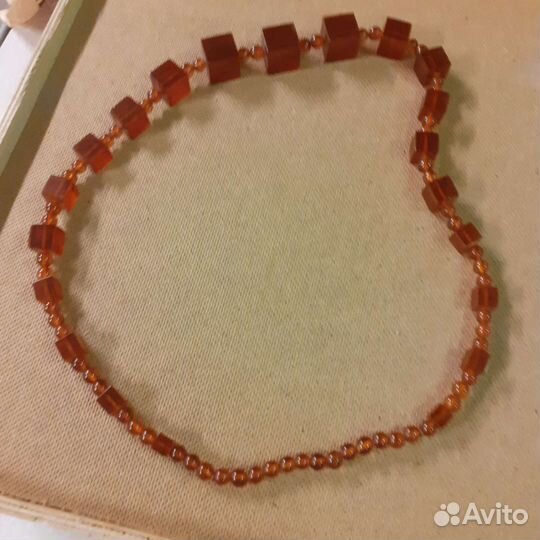 Янтарные бусы СССР