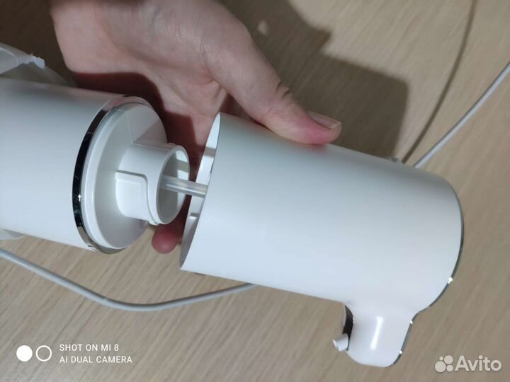 Сенсорный дозатор для жидкого мыла