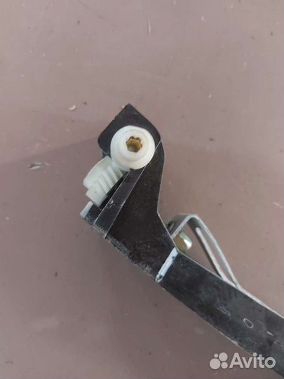 Кронштейн заднего бампера на Audi A8 D3