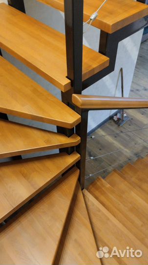 Ступени для лестницы из массива дерева дуб, бук