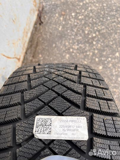 Pirelli Ice Zero FR 225/45 R17 94H