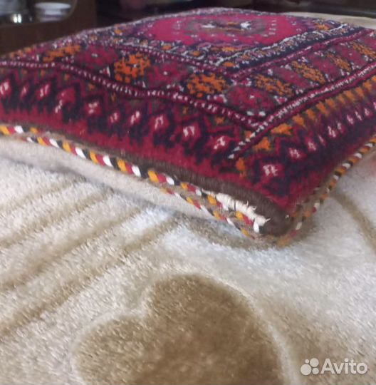 Подушка из ковра Туркменская