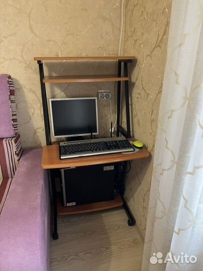 Компьютерный столик бу, состояние отличное
