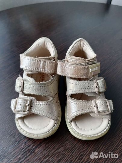 Сандалии для девочки