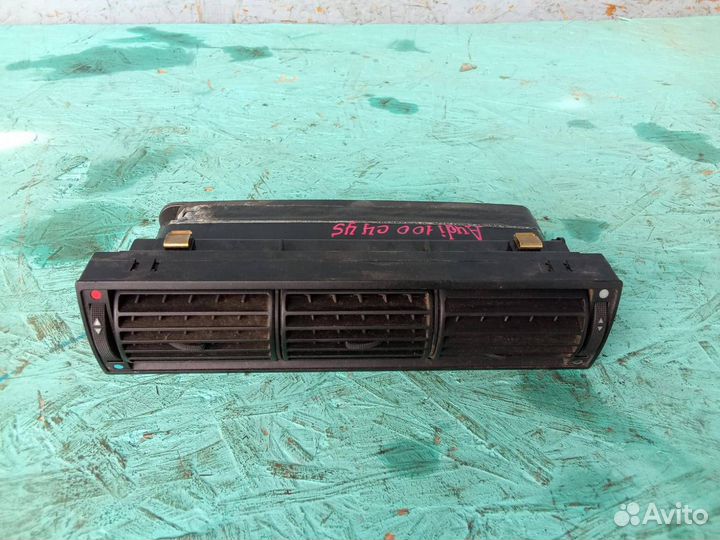 Воздуховод отопителя Audi 100 C4 45