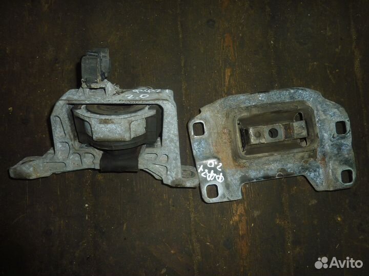 Ford Focus 2 подушка крепления двс