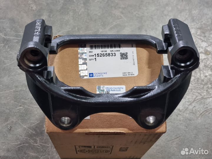 Скоба суппорта заднего Cadillac Escalade