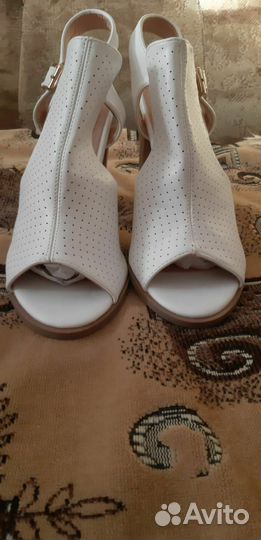 Продам босоножки, размер 38. Цена 1000 р