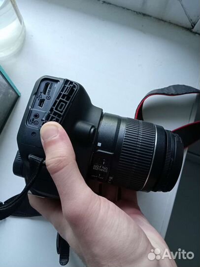 Зеркальный фотоаппарат Canon EOS 1200D