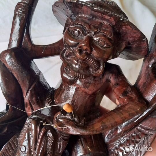 Статуэтка Старик и море дерево резьба ручная 40см